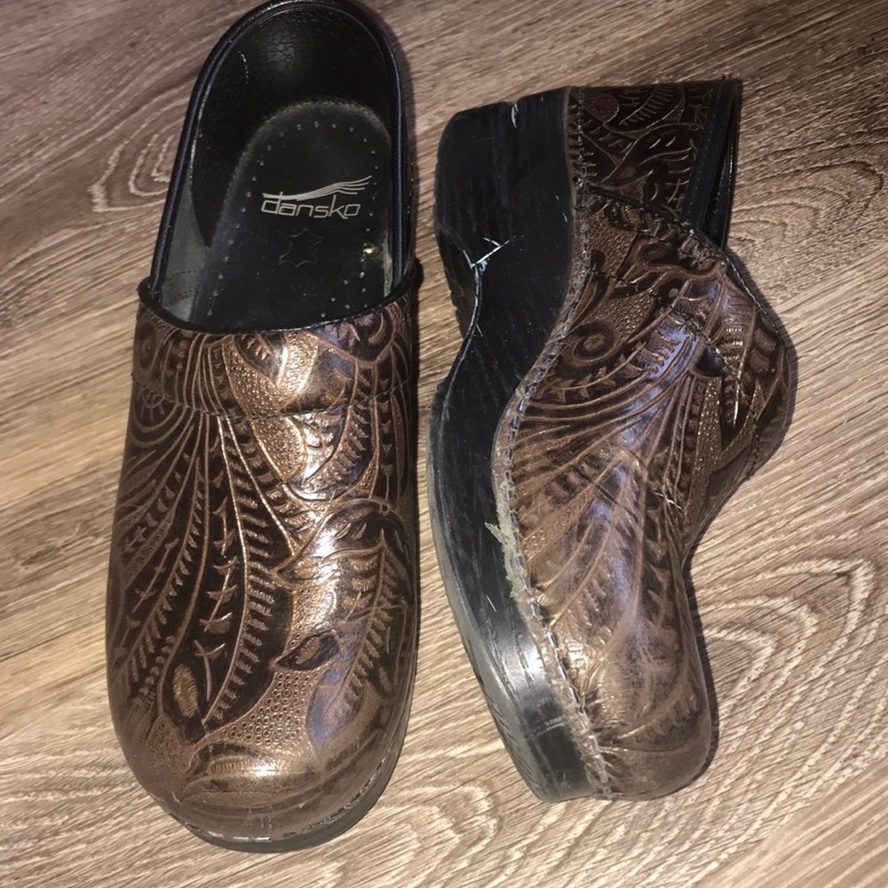 DANSKO CLOGS